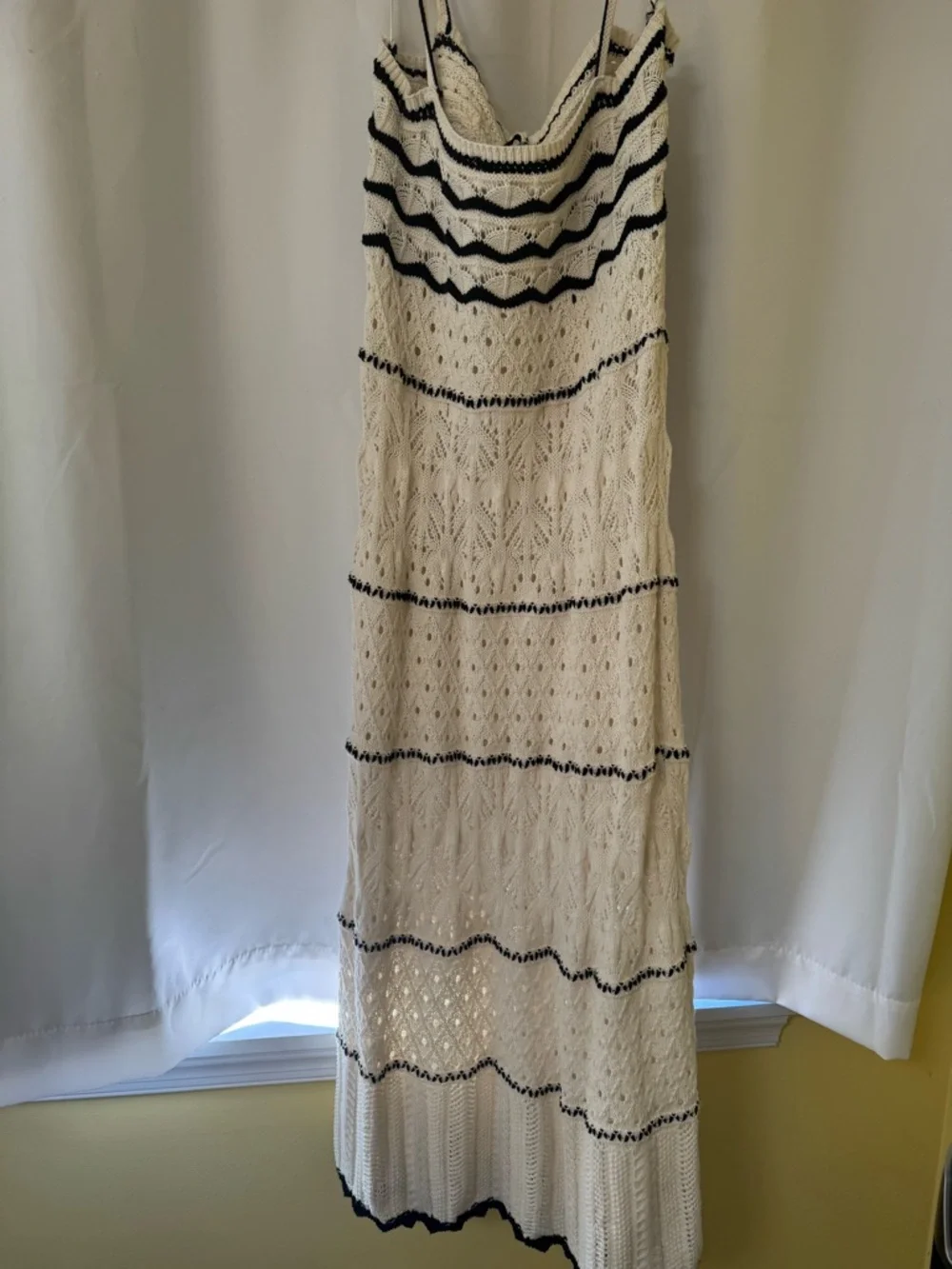Zara Cream Crochet Maxi Dress with Black Trim - Picture 3 of 3